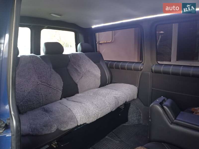 Минивэн Volkswagen Transporter 2005 в Коростене