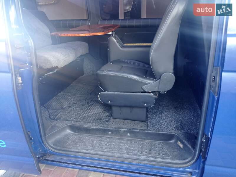 Минивэн Volkswagen Transporter 2005 в Коростене