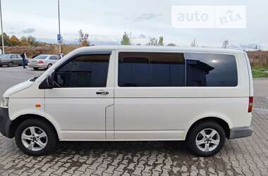 Вантажний фургон Volkswagen Transporter 2004 в Луцьку