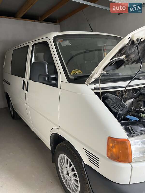 Минивэн Volkswagen Transporter 2000 в Чорткове