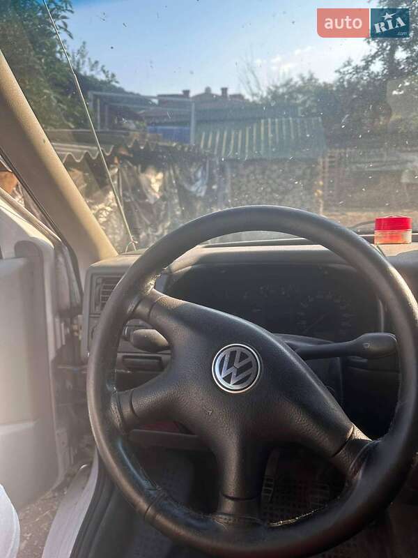 Минивэн Volkswagen Transporter 2000 в Сколе