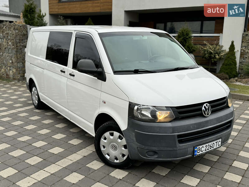 Грузовой фургон Volkswagen Transporter 2011 в Стрые