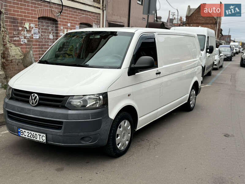 Грузовой фургон Volkswagen Transporter 2011 в Стрые
