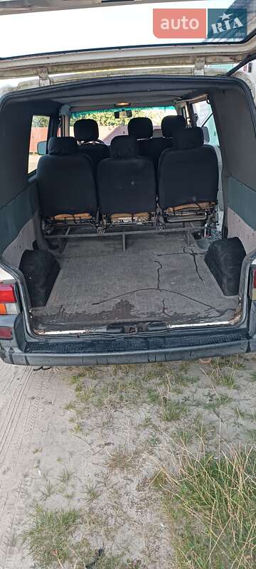 Минивэн Volkswagen Transporter 2000 в Вараше
