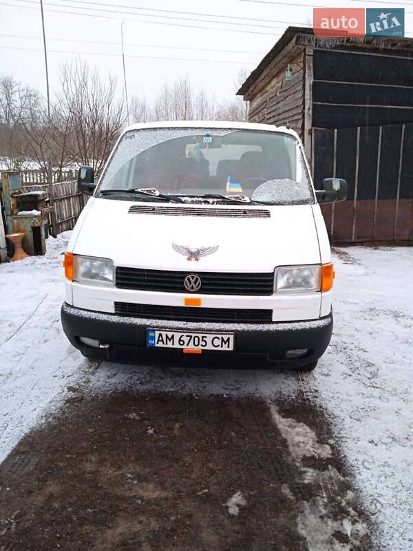 Минивэн Volkswagen Transporter 2002 в Брусилове