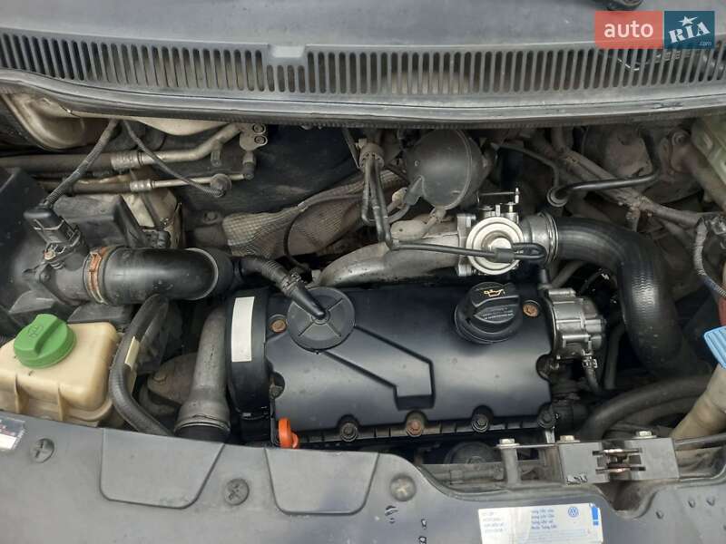 Мінівен Volkswagen Transporter 2005 в Рокитному