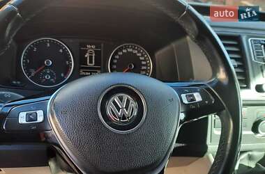 Грузовой фургон Volkswagen Transporter 2015 в 