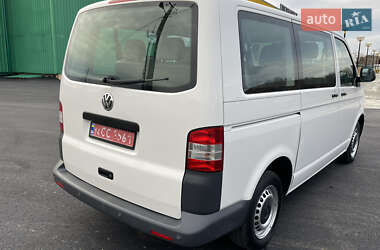 Минивэн Volkswagen Transporter 2011 в 