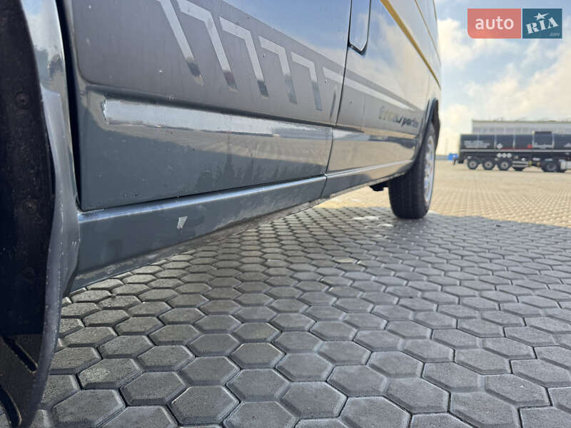 Грузовой фургон Volkswagen Transporter 1999 в Одессе