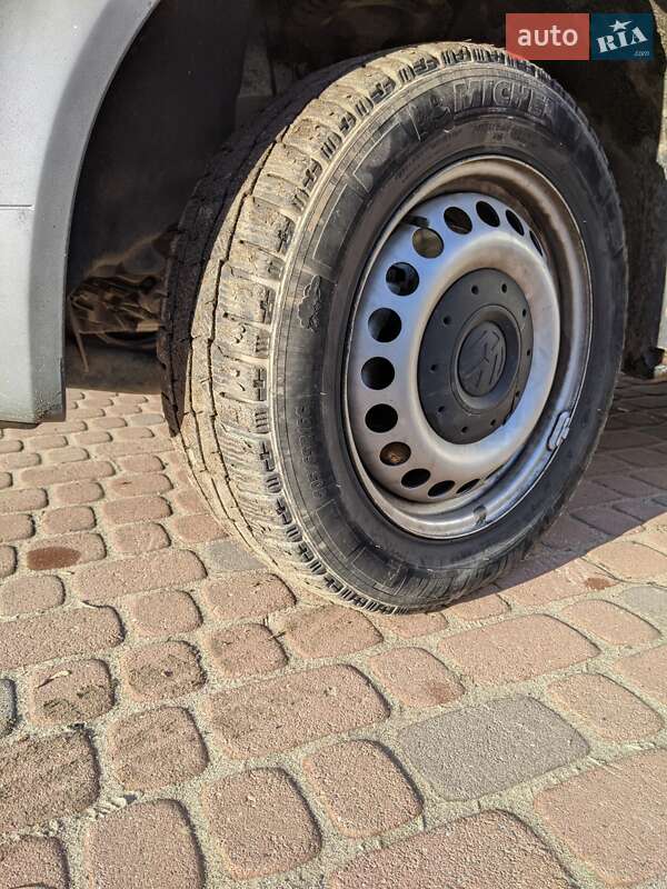Минивэн Volkswagen Transporter 2008 в Жовкве