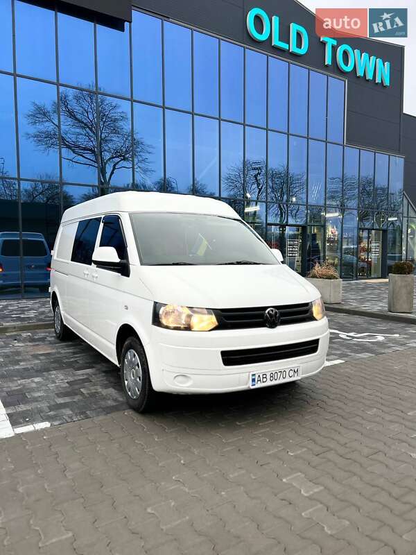 Вантажний фургон Volkswagen Transporter 2013 в Вінниці