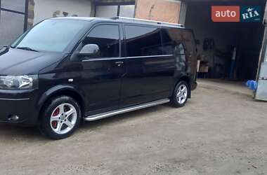 Минивэн Volkswagen Transporter 2010 в Гусятине