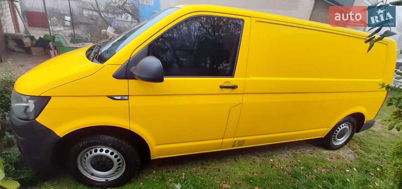 Вантажний фургон Volkswagen Transporter 2016 в Рівному
