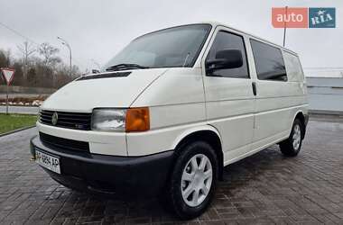 Вантажний фургон Volkswagen Transporter 2003 в Києві