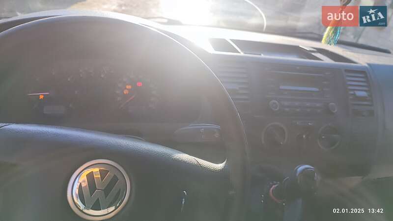 Минивэн Volkswagen Transporter 2007 в Семеновке