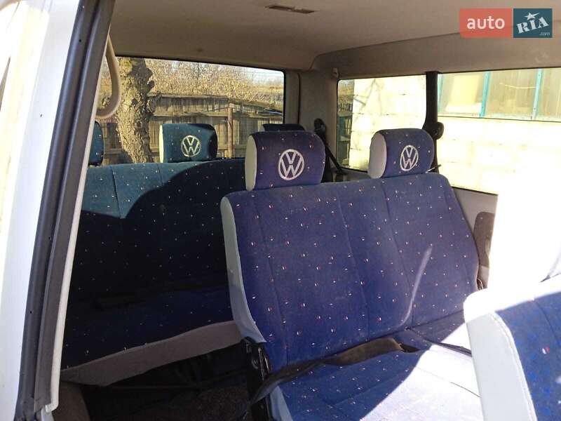Минивэн Volkswagen Transporter 1998 в Нововолынске