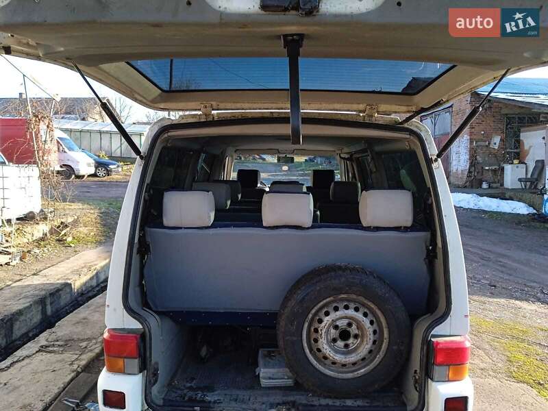 Минивэн Volkswagen Transporter 1998 в Нововолынске