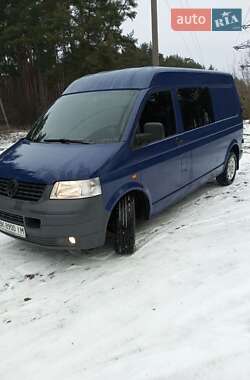 Вантажопасажирський фургон Volkswagen Transporter 2004 в Рівному