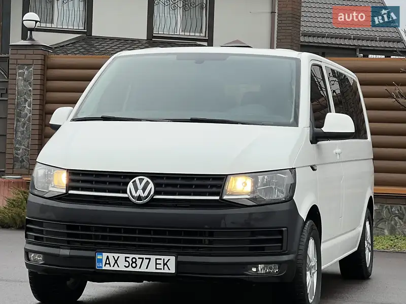 Минивэн Volkswagen Transporter 2016 в 