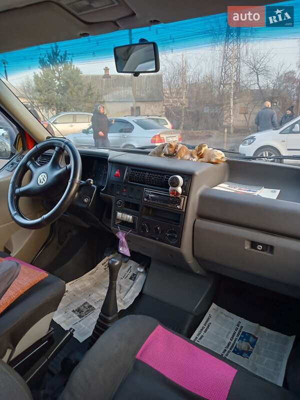 Минивэн Volkswagen Transporter 2000 в Нововолынске