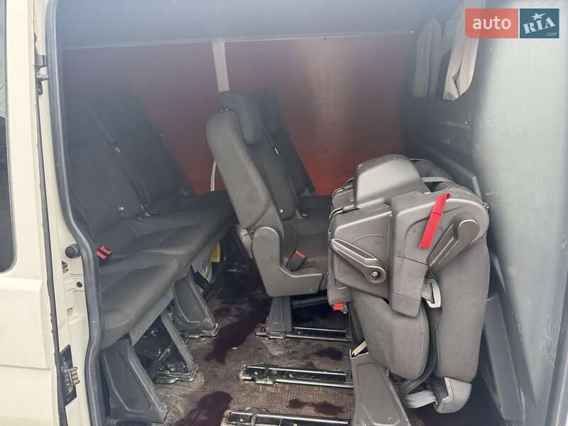 Грузовой фургон Volkswagen Transporter 2012 в Кривом Роге