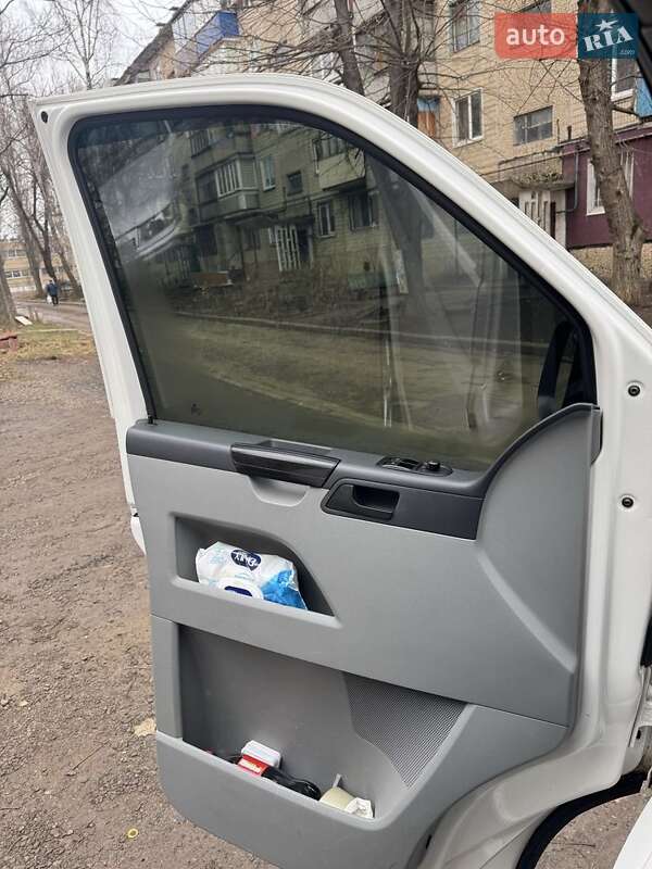 Грузовой фургон Volkswagen Transporter 2012 в Кривом Роге