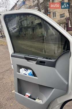 Грузовой фургон Volkswagen Transporter 2012 в 