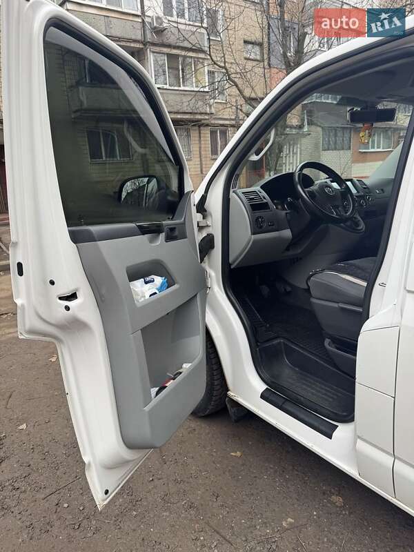 Грузовой фургон Volkswagen Transporter 2012 в Кривом Роге