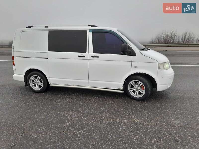 Минивэн Volkswagen Transporter 2005 в Ананьеве