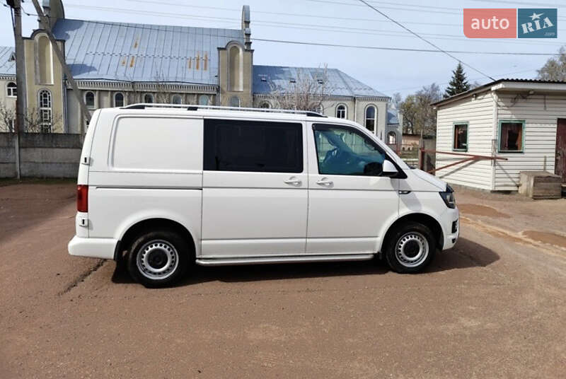 Мінівен Volkswagen Transporter 2015 в Снятині