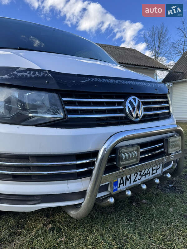 Мінівен Volkswagen Transporter 2015 в Снятині
