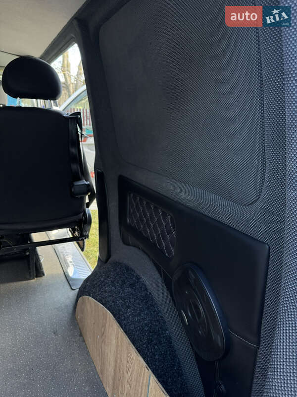 Мінівен Volkswagen Transporter 2015 в Снятині