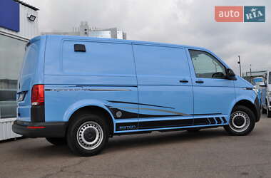 Грузовой фургон Volkswagen Transporter 2021 в 