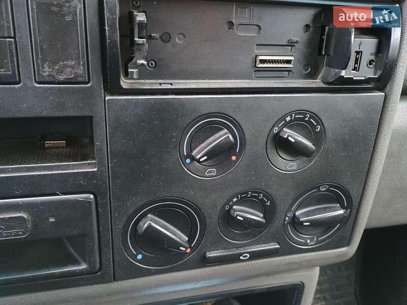 Минивэн Volkswagen Transporter 2002 в Днепре