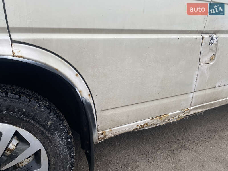 Грузопассажирский фургон Volkswagen Transporter 1999 в Буче