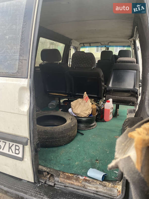 Грузопассажирский фургон Volkswagen Transporter 1999 в Буче