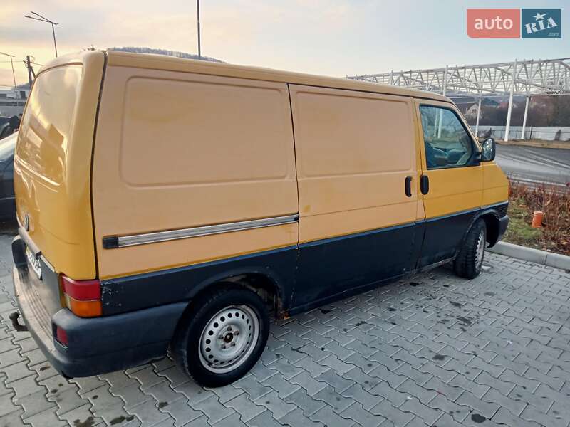 Вантажний фургон Volkswagen Transporter 2001 в Мукачевому