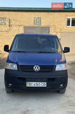 Мінівен Volkswagen Transporter 2006 в Новояворівську