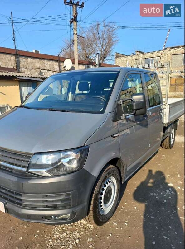 Грузопассажирский фургон Volkswagen Transporter 2016 в 