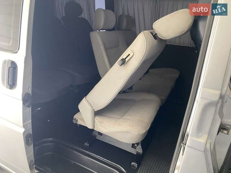 Минивэн Volkswagen Transporter 2001 в Косове