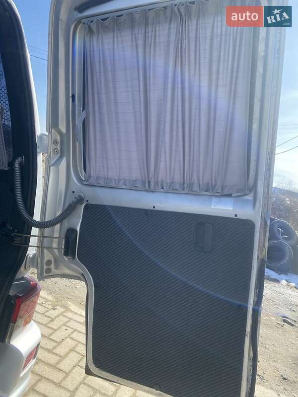 Минивэн Volkswagen Transporter 2001 в Косове