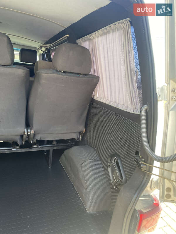 Минивэн Volkswagen Transporter 2001 в Косове