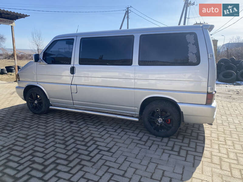 Минивэн Volkswagen Transporter 2001 в Косове