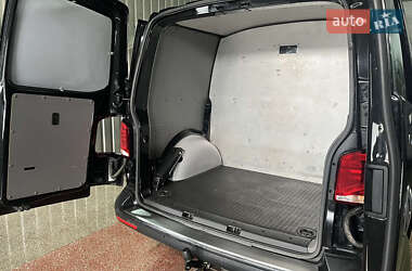 Минивэн Volkswagen Transporter 2020 в 