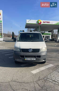 Вантажний фургон Volkswagen Transporter 2006 в Іршаві