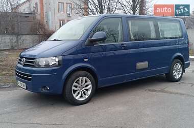 Минивэн Volkswagen Transporter 2011 в 
