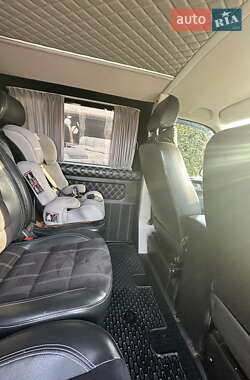 Минивэн Volkswagen Transporter 2017 в 