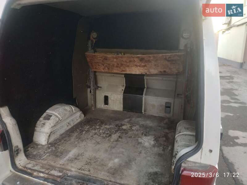 Мінівен Volkswagen Transporter 2000 в Вінниці