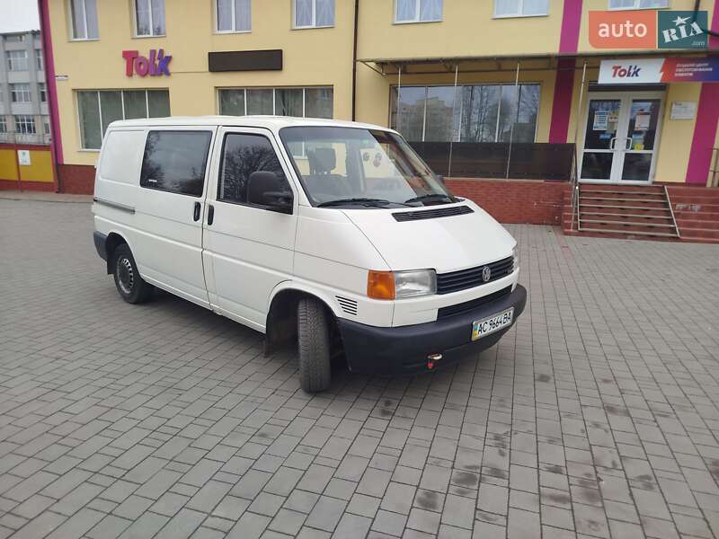 Минивэн Volkswagen Transporter 2000 в Луцке