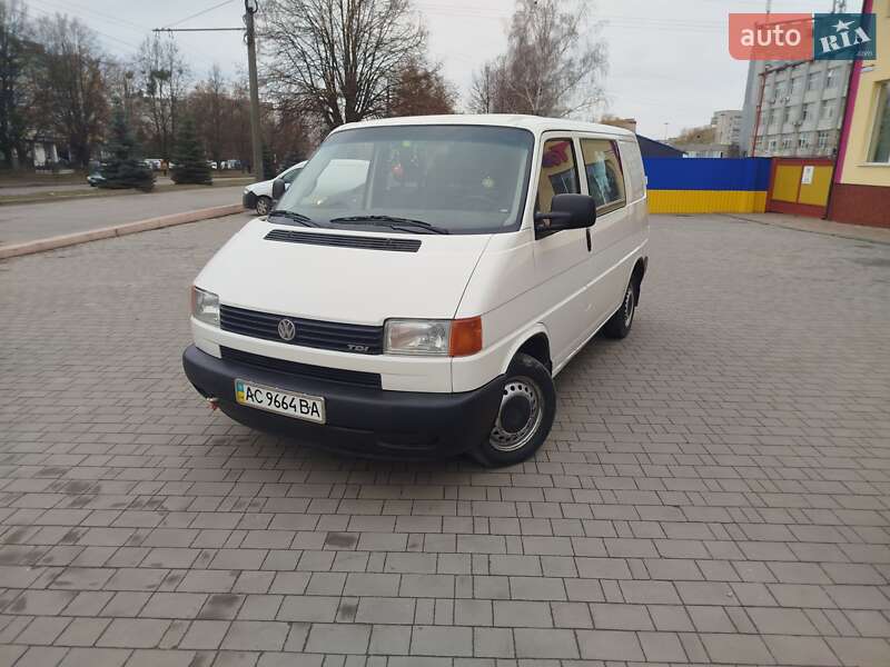 Минивэн Volkswagen Transporter 2000 в 